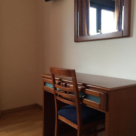 Bembibre  Hostal Tio Pepe II חדר תמונה