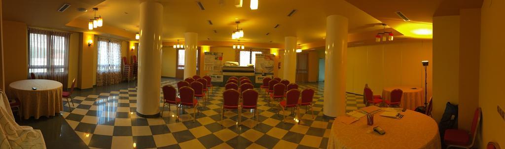 Bembibre  Hostal Tio Pepe II מראה חיצוני תמונה