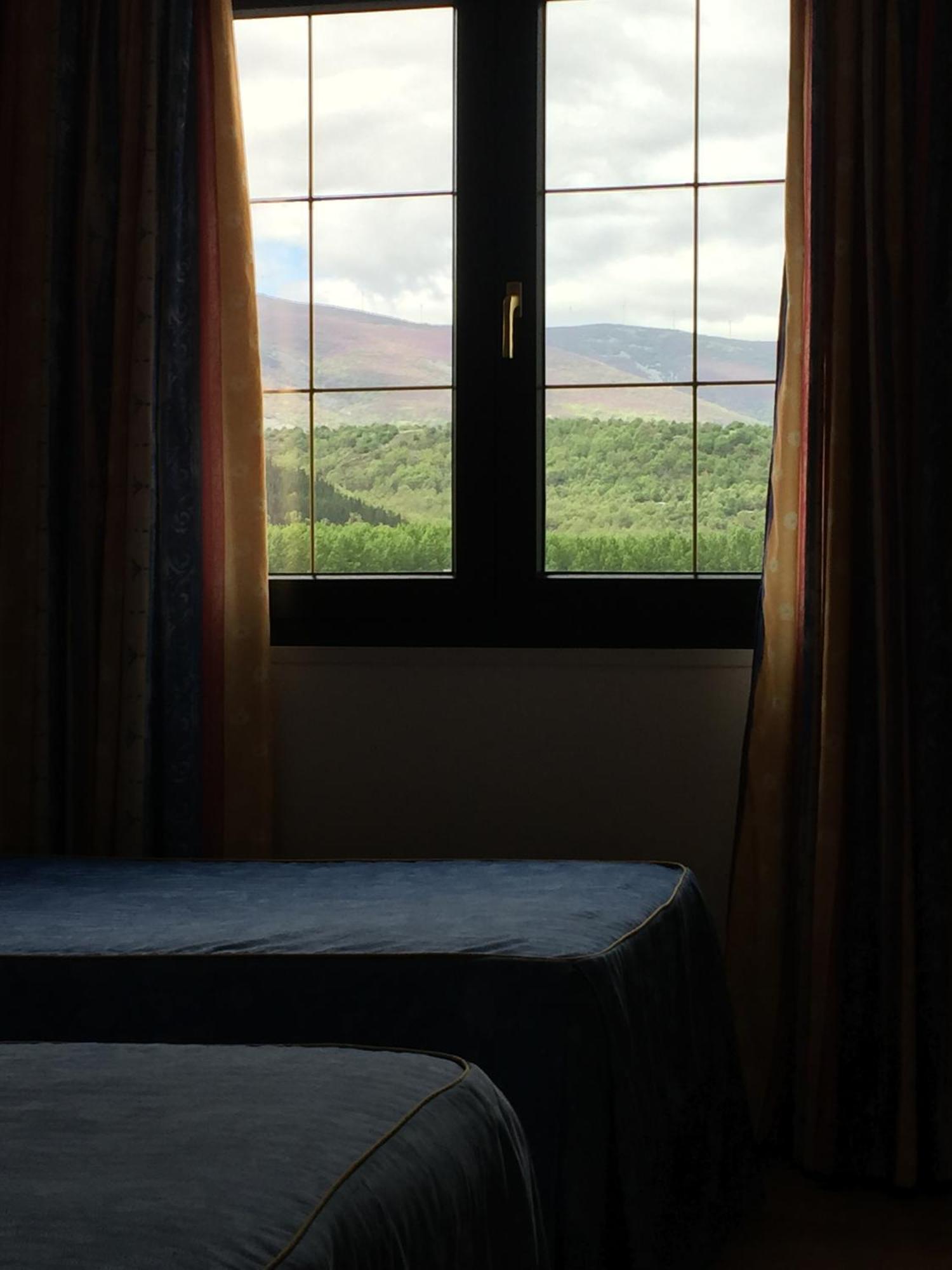 Bembibre  Hostal Tio Pepe II חדר תמונה