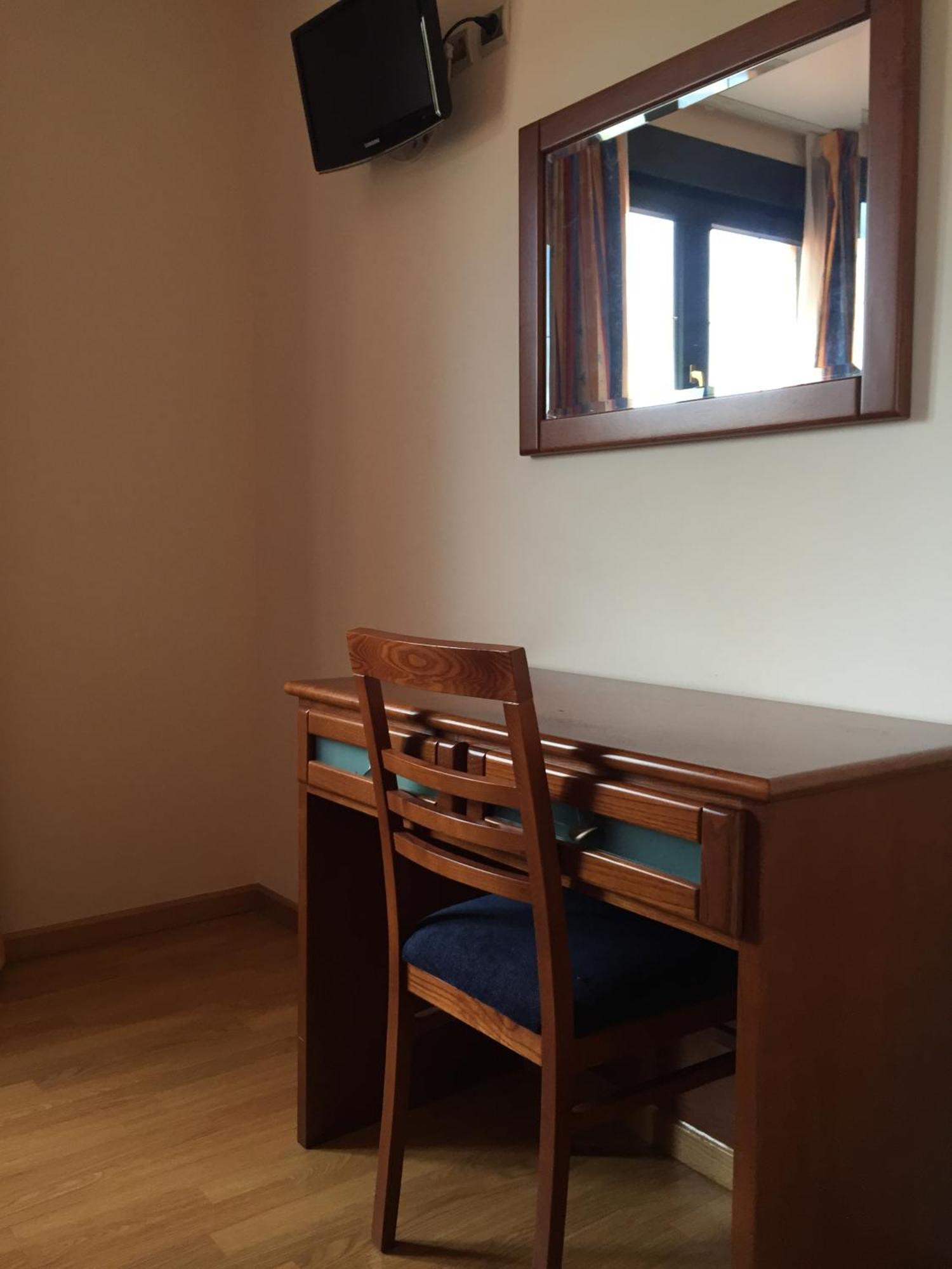 Bembibre  Hostal Tio Pepe II חדר תמונה