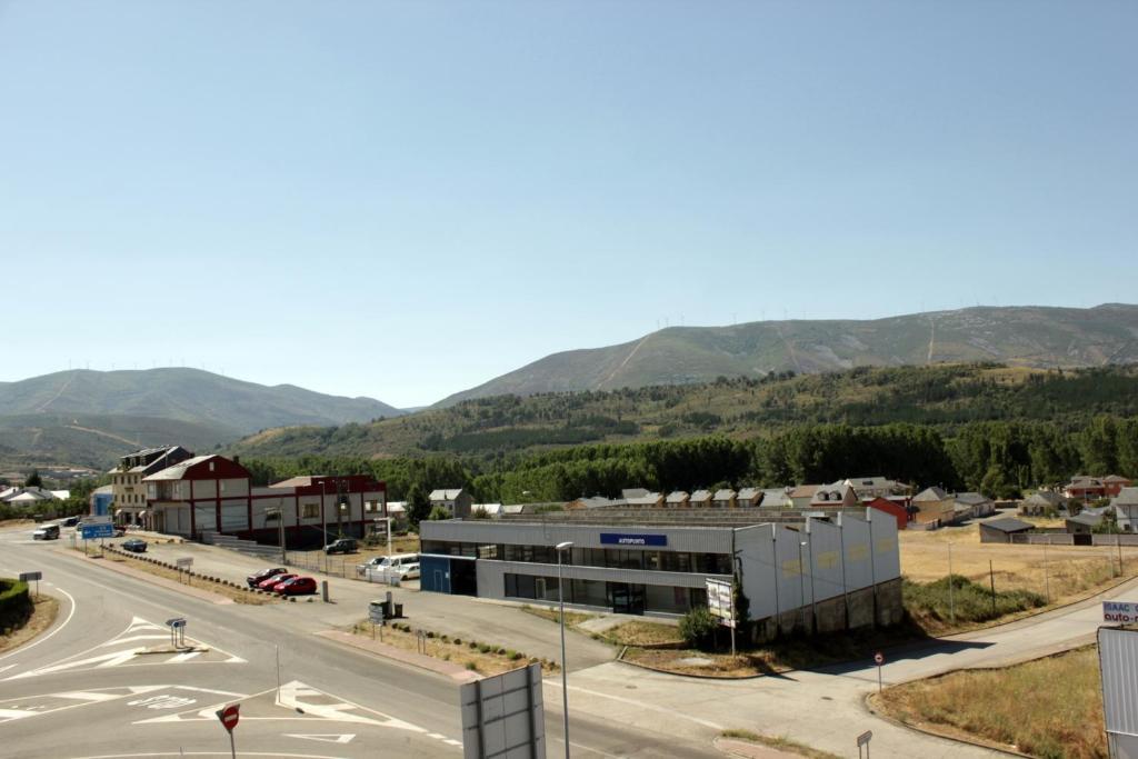Bembibre  Hostal Tio Pepe II מראה חיצוני תמונה