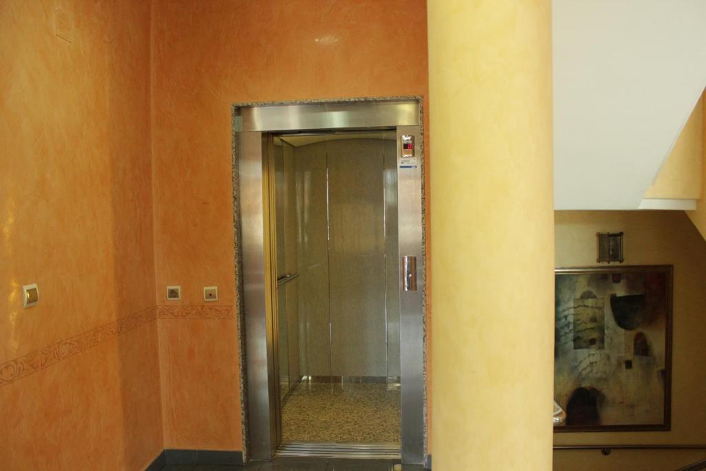 Bembibre  Hostal Tio Pepe II מראה חיצוני תמונה