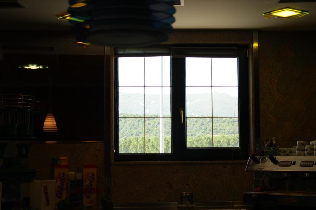 Bembibre  Hostal Tio Pepe II מראה חיצוני תמונה