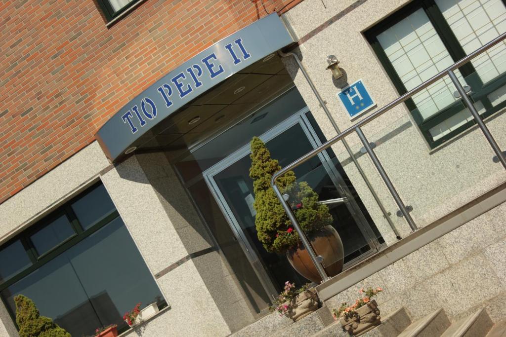 Bembibre  Hostal Tio Pepe II מראה חיצוני תמונה